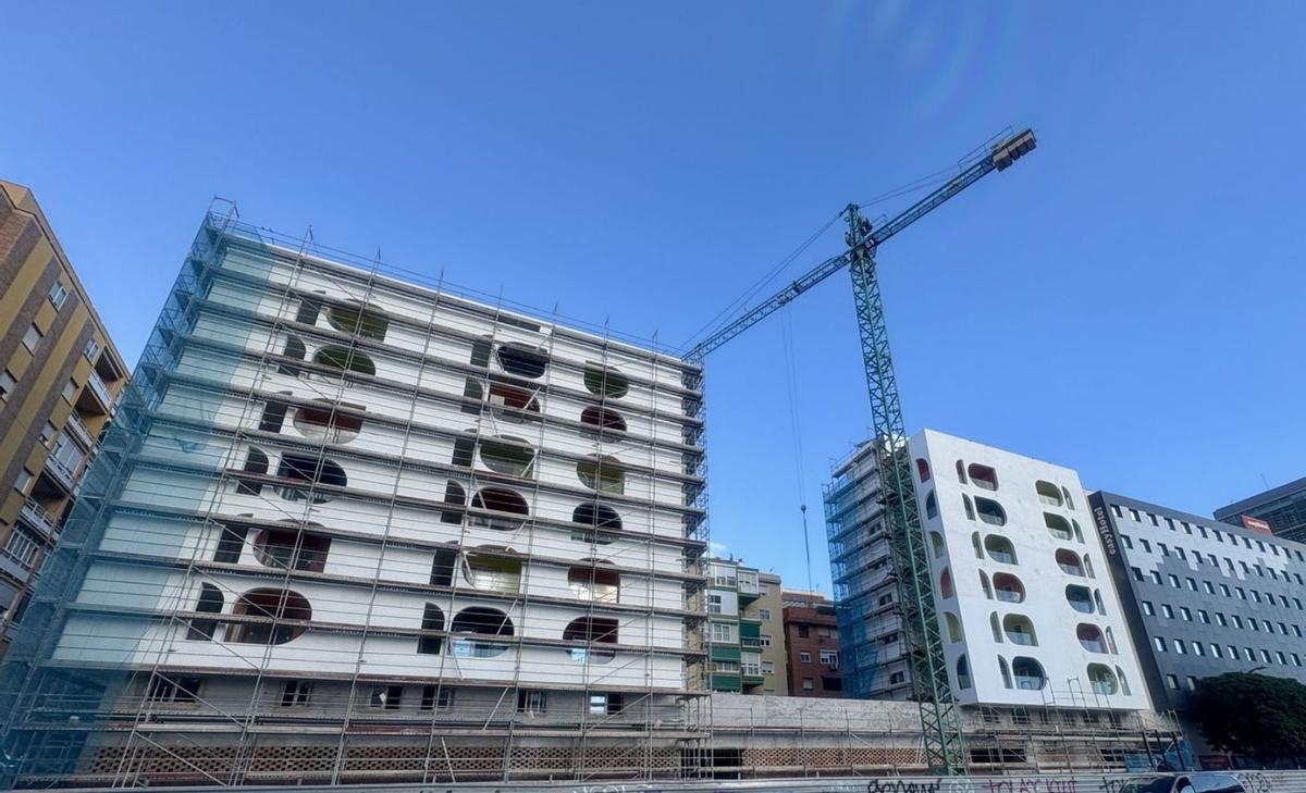 Las VPO de Garnica, aún en obras, incumplen los plazos de entrega.