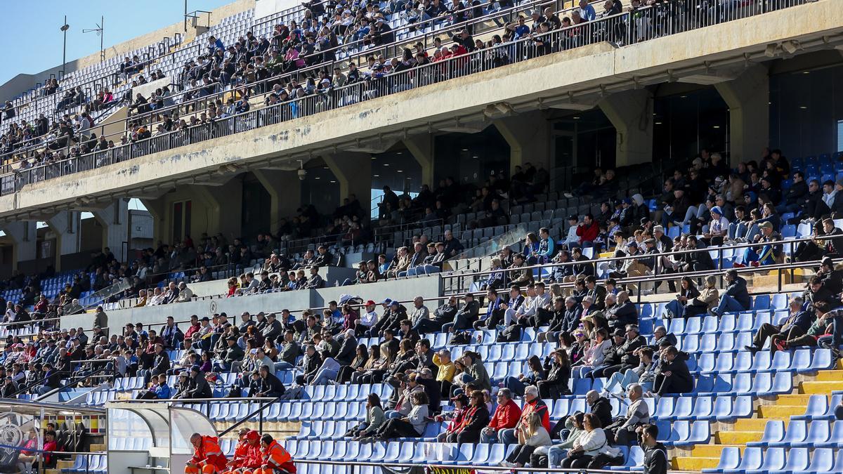 Aspecto de las tribunas de Preferente del estadio José Rico Pérez en un partido de esta temporada..