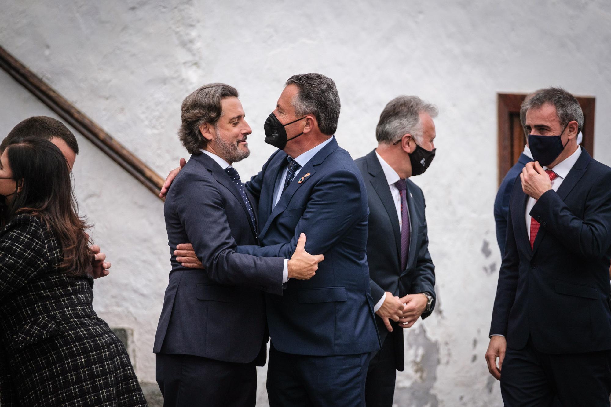 Visita del Rey y los presidentes de las comunidades a La Palma al acto de homenaje a los palmeros