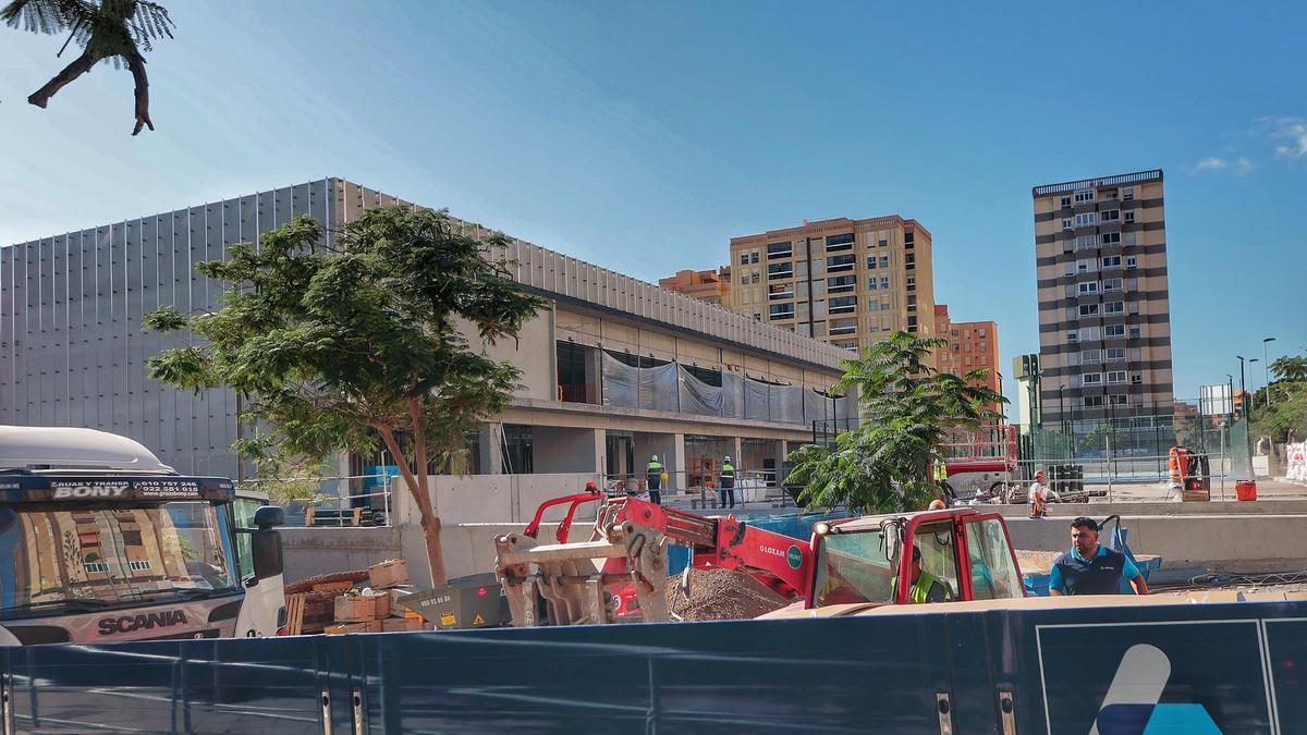 Construcción del nuevo Palacio Municipal de Deportes de Santa Cruz, ubicado en Tomé Cano.