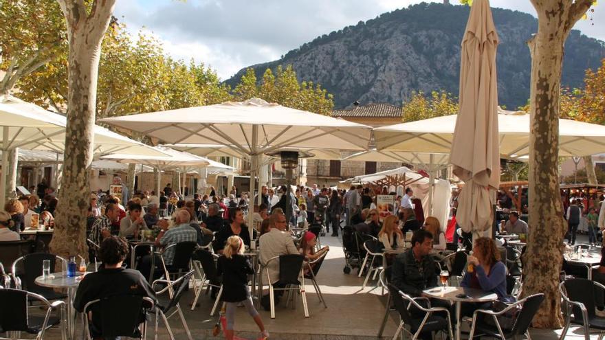 Imagen de la Plaça Major de Pollença, uno de los espacios con más ocupación de la vía pública.