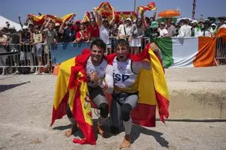 Diego Botín y Florian Trittel llegan a tierra tras hacerse con el oro