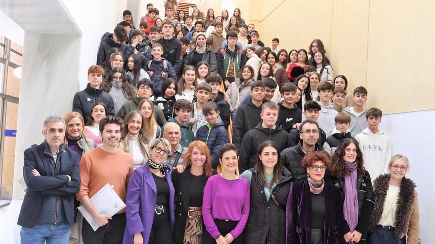 Alumnos del IES Juan Calero de Monesterio en el pleno sobre igualdad de la Diputación de Badajoz