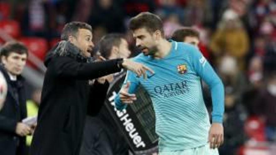 Gerard Piqué i Luis Enrique en el partit de Copa de dijous.