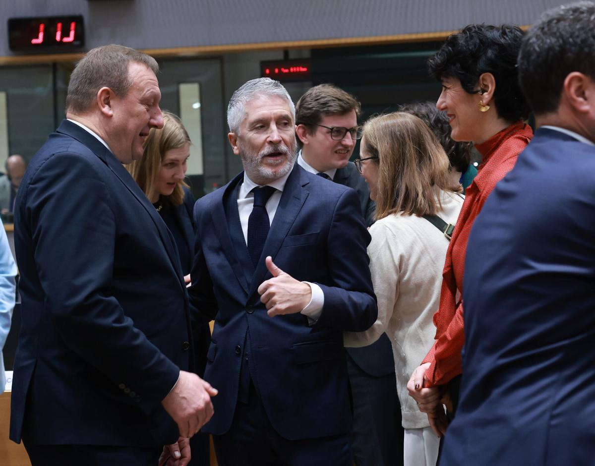 Министры ЕС одобряют новые меры по депортации мигрантов за пределы Европы