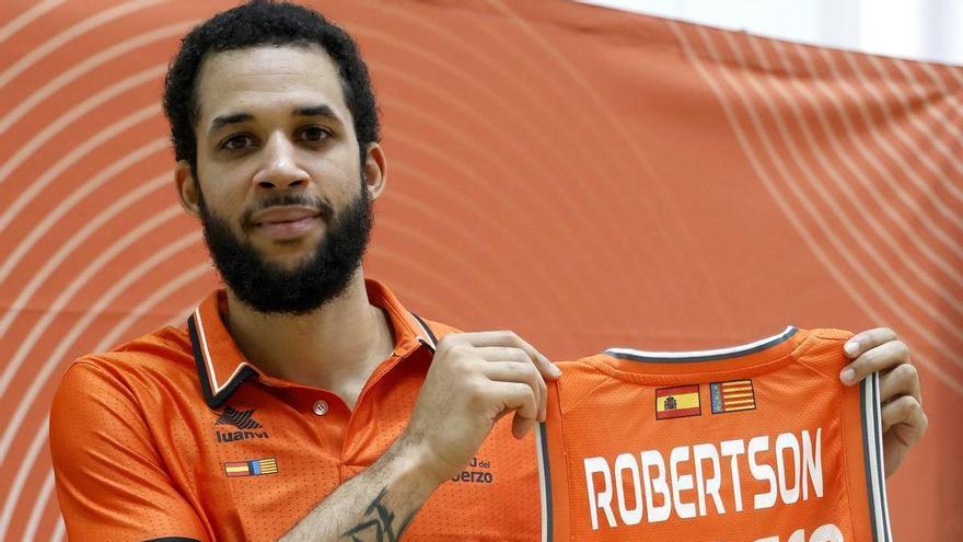 Kassius Robertson: &quot;Mi prioridad es mejorar en defensa&quot;