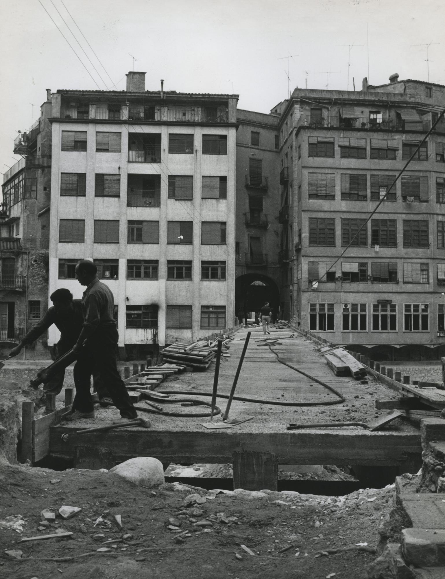 Construcció del nou pont de Sant Agustí a Girona (Agost 1973)