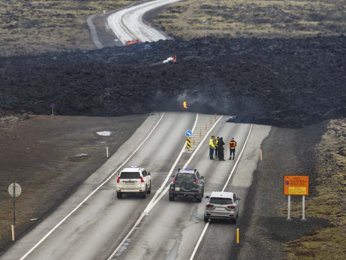 Erupción volcánica cerca de la montaña Fagradalsfjall en la península de Reykjanes al suroeste de Reykjavik