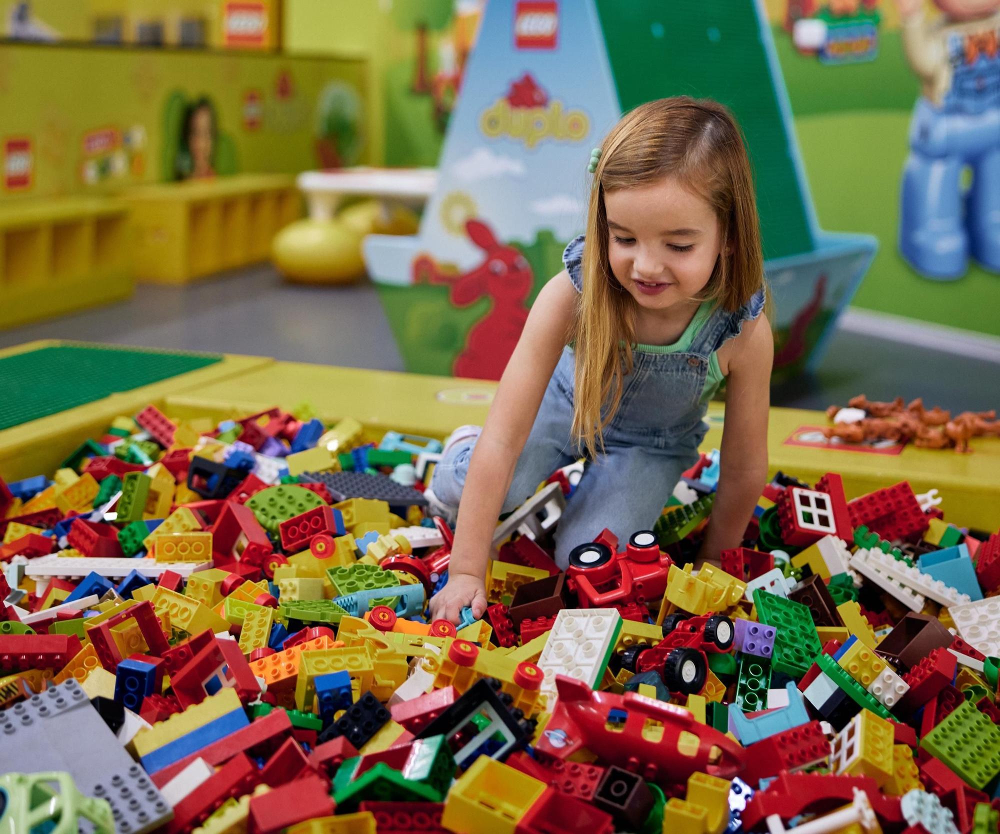 LEGO Fan Factory: diversión asegurada para niños y niñas este verano.