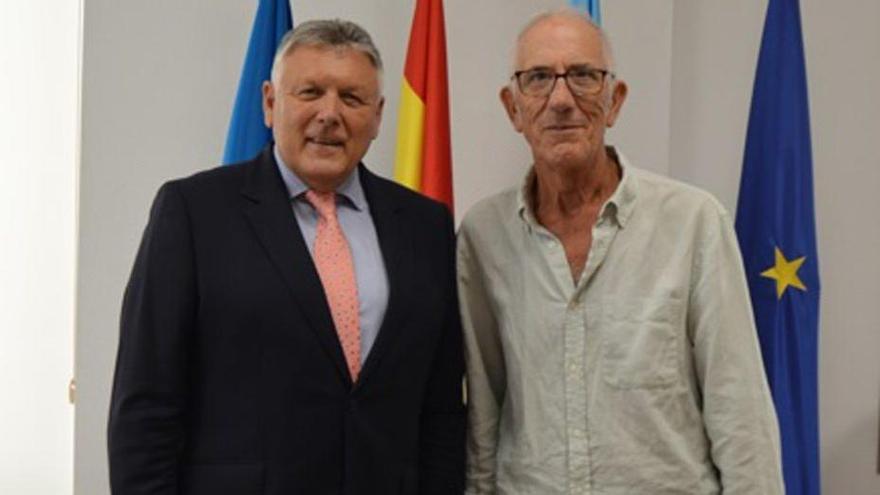 El alcalde, Telmo Martín, con Luis Sabariz Fontán.