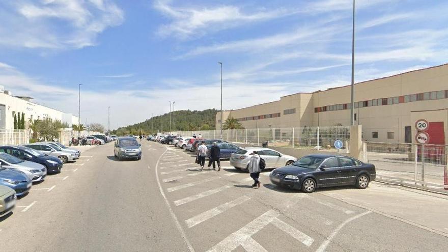 l demana revisar el disseny del polígon El Cerrito i mantindre sòl industrial