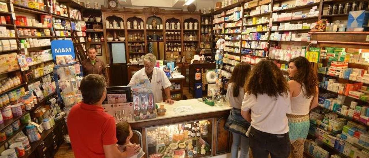 Interior de una farmacia. // Gustavo Santos