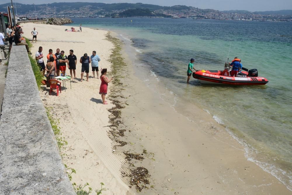 Los socorristas presentados en Bueu no llegan para cubrir las plazas y quedan dos vacantes. Moaña cubrirá sin problemas el arenal de O Con, pero solo se presentaron 14 candidatos de los casi 50 inscri