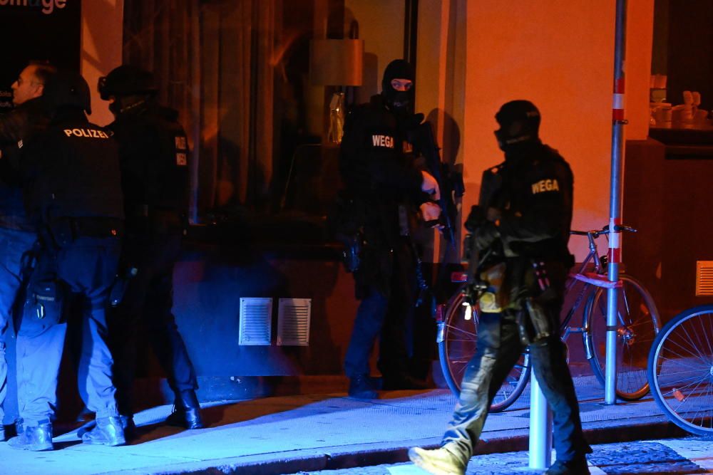 Ataque terrorista con varios tiroteos en Viena