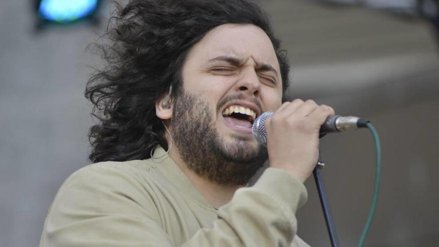 Fran Vicente, cantante de Ayoho, durante el concierto.