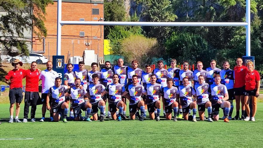 Cuerpo técnico y jugadores del El Toro Rugby Club, que este año participa en la División de Honor B