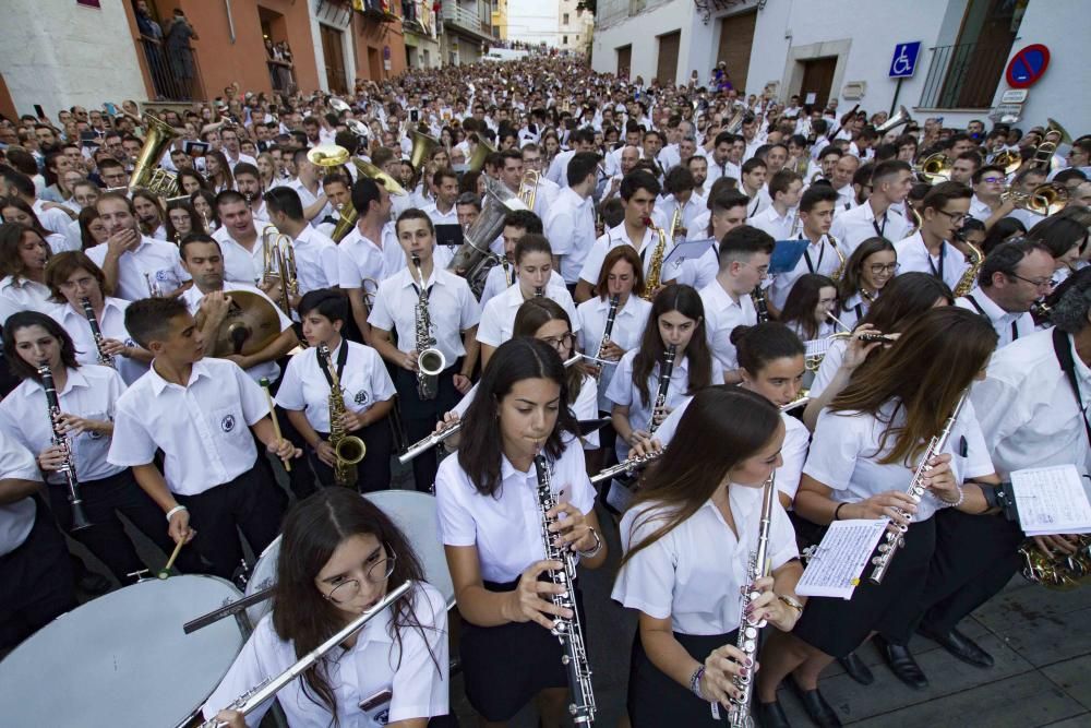 Entrada de Bandes de les festes de Moros i Cristians d'Ontinyent 2019