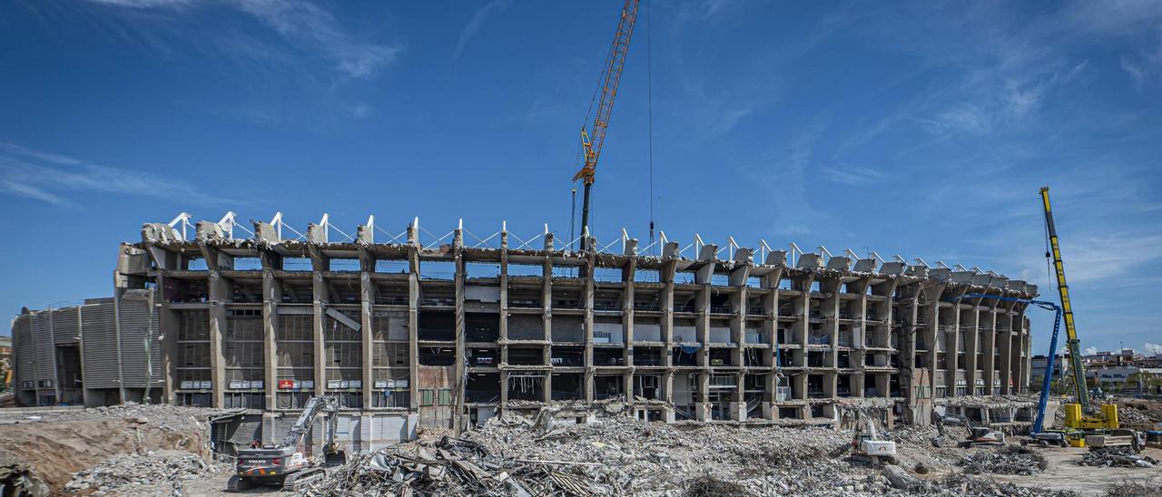 La demolición del viejo Camp Nou.