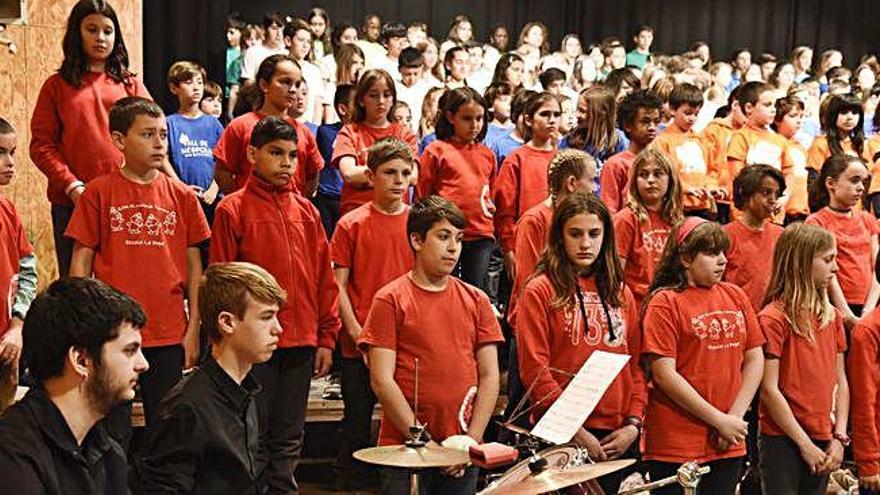 El Moianès estrena una cantata amb 180 nens i nenes que entusiasma