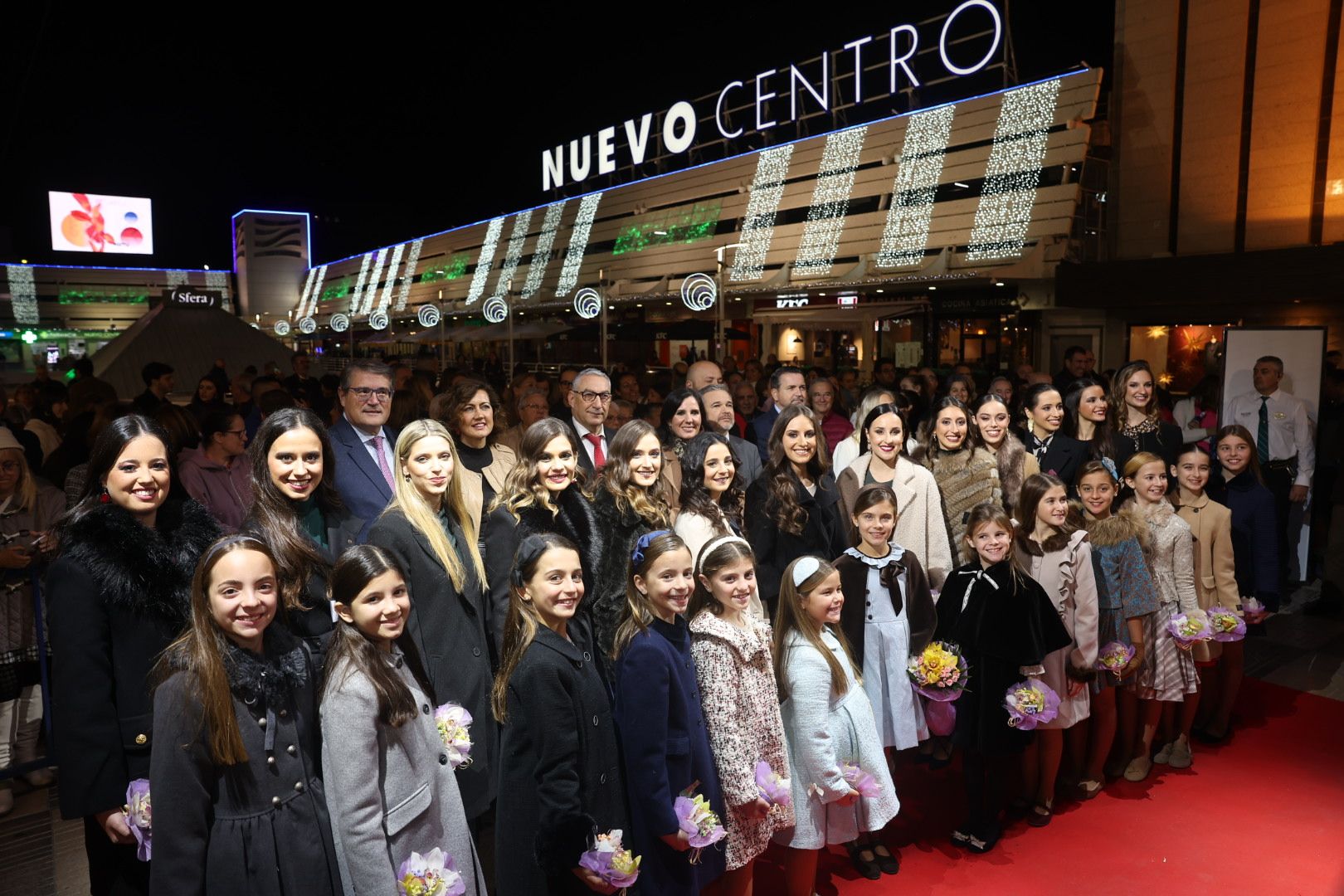 El Corte Inglés y Nuevo Centro inauguran las luces de Navidad en clave fallera