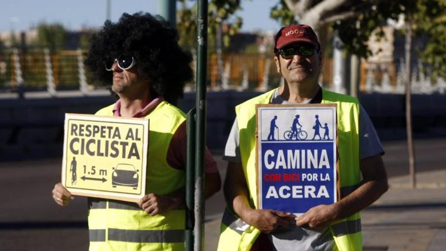 Peatones, ciclistas y conductores desconocen la normativa municipal