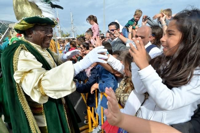 REYES MAGOS LLEGADA BARCO