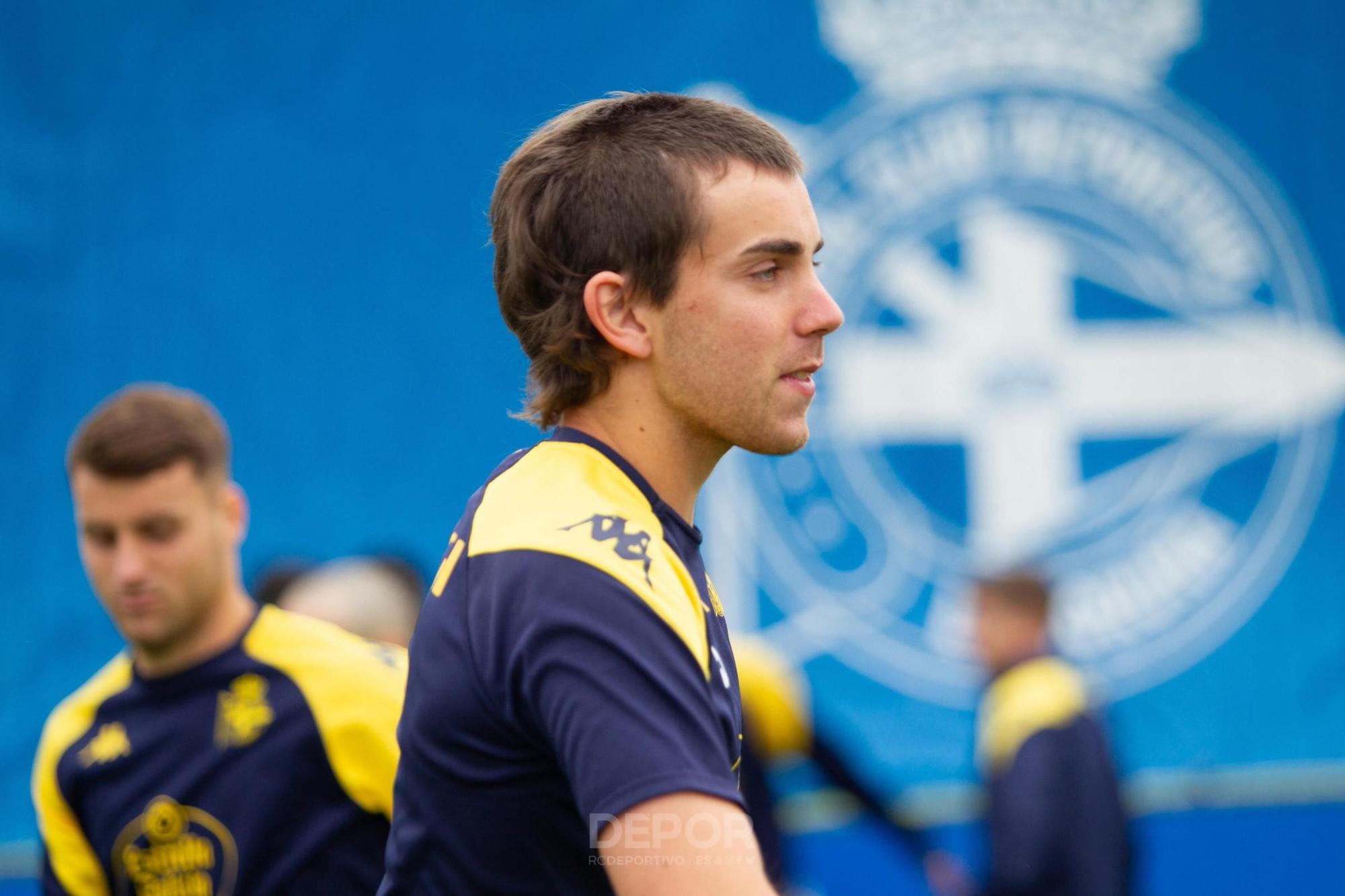 Dani Barcia volvió a los entrenamientos sin su habitual pelo largo