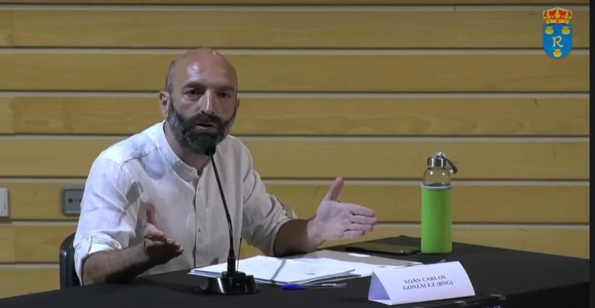 El portavoz del BNG de Redondela, Xoán Carlos González, durante un pleno.