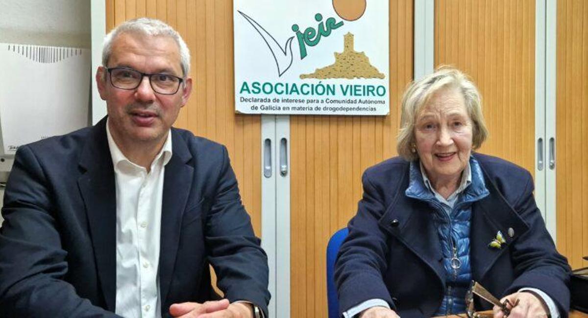 Fina Rey, presidenta de Vieiro, y Xosé María Arán, vicepresidente, presentando el balance.