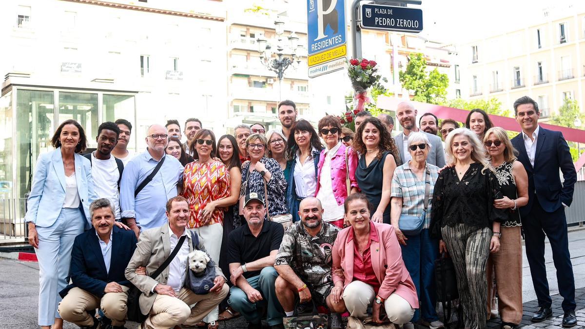 Ofrenda floral en recuerdo de Pedro Zerolo, en el décimo aniversario de su fallecimiento.