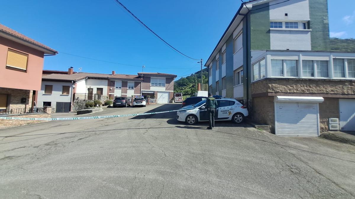 Hallan a un matrimonio tiroteado en su cama en Lena