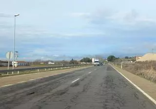 La carretera N-122 entre Toro y Zamora, repleta de baches