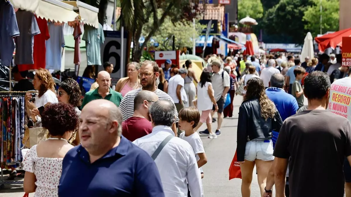 Los incondicionales vuelven a la Feria de Muestras: "Venir es una tradición, siempre cae algo"