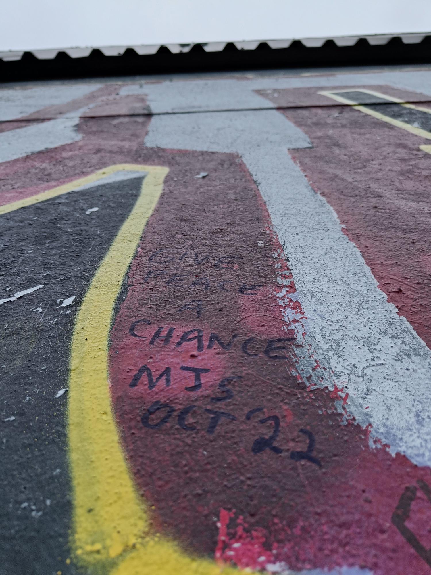 En imágenes: Música, comida y fiesta para derribar el muro de Belfast