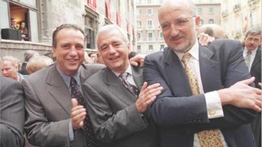 Fernando, Paco y Juan Roig, en la celebración del 9 d&#039;Octubre de 1998.