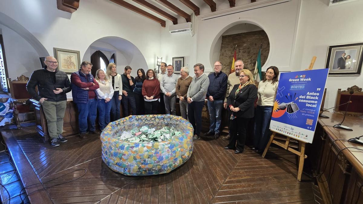 Foto de familia previa al sorteo de premios de la Green Week.