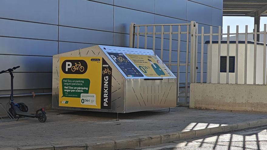 La estación Miguel Hernández de Orihuela estrena aparcamiento seguro para bicicletas
