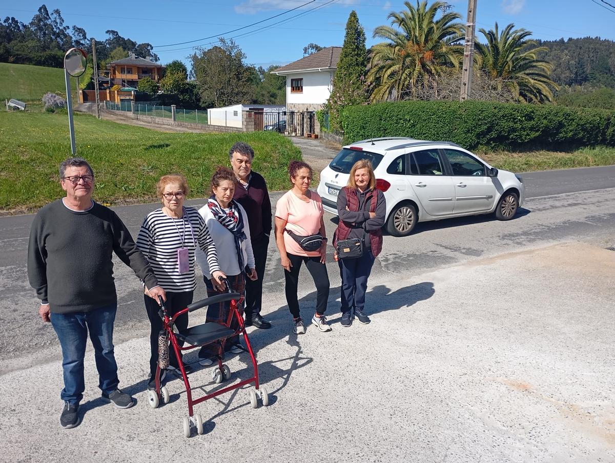 Por la izquierda, José Manuel Díaz, María José Collazo, Montse Rodríguez, José Ramón López, Mari Carmen Fernández y María Jesús Sainz, en La Plata.