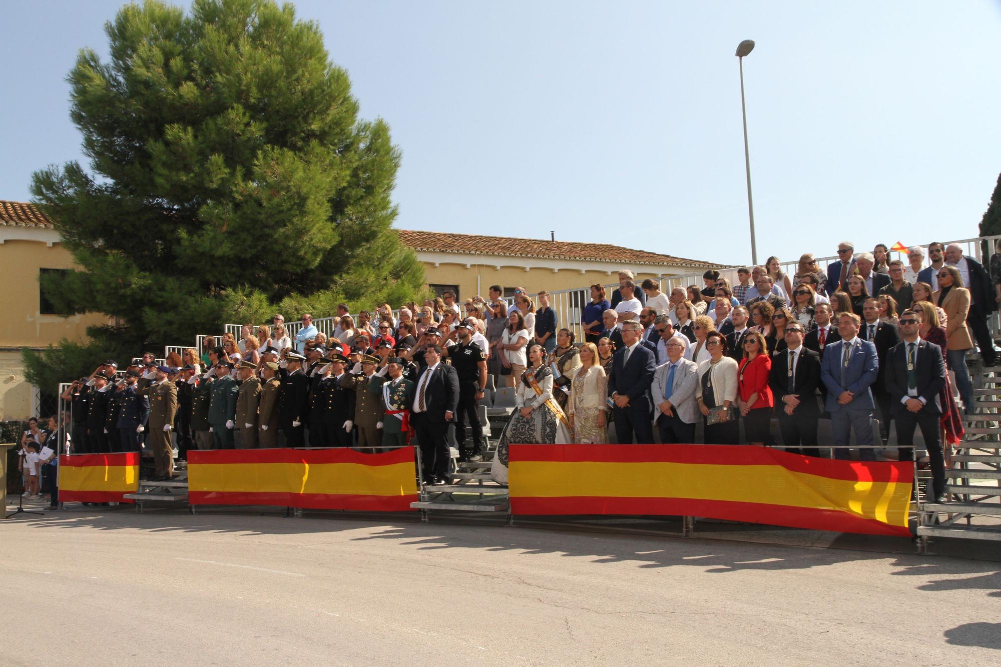 Nules iza la bandera más grande de la provincia en el Día de la Hispanidad