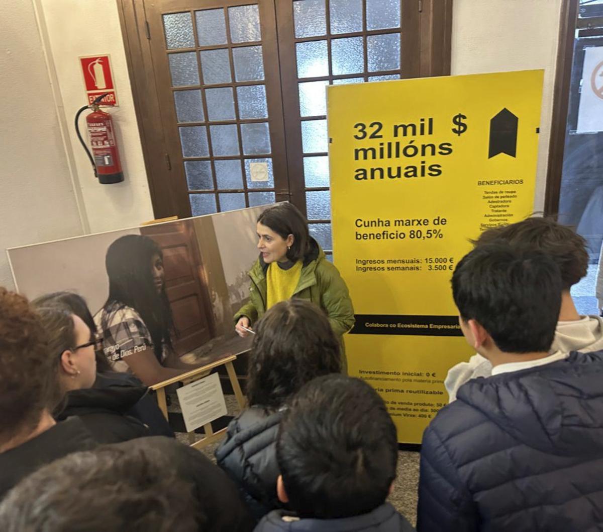 Visitas escolares a la muestra «Chicas Nuevas» | FDV
