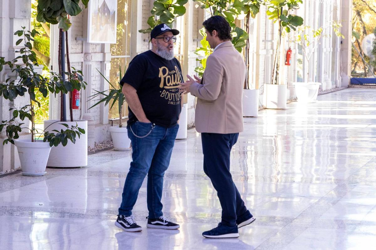 El promotor José Piñeiro y el alcalde de Torrevieja, Eduardo Dolón el octubre en un encuentro de la Casa Mediterráneo