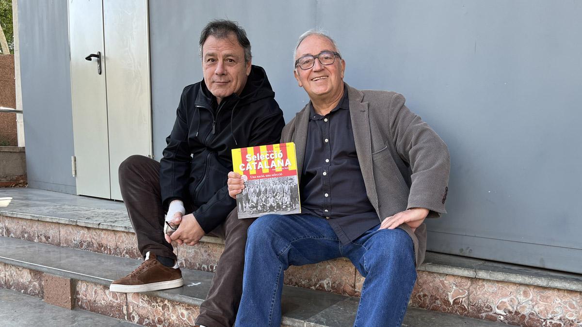 José Alberto Salas y Toni Closa, autores de la 'Història de la Selecció Catalana masculina de futbol'