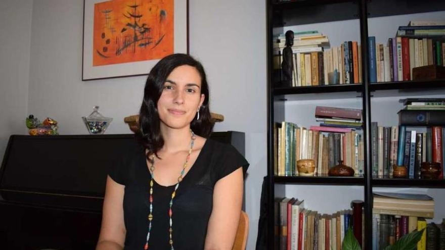 Laura Linares Fernández, editora del libro &quot;Verbas atlánticas&quot;. // Fdv
