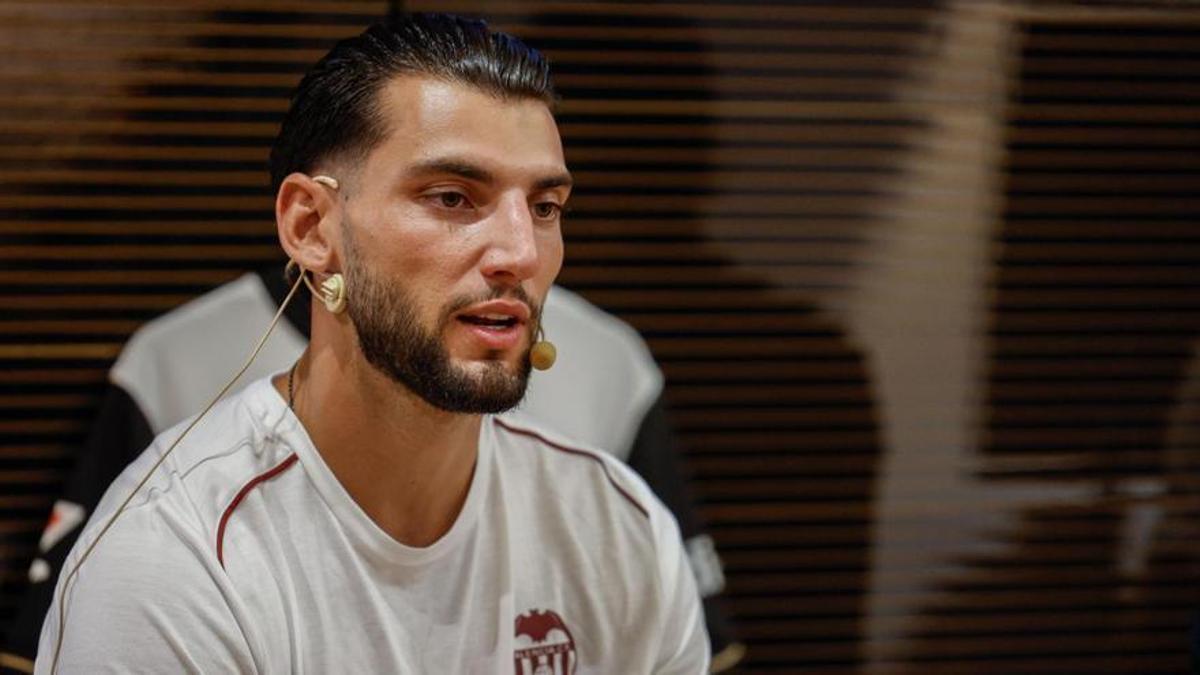 Rafa Mir.