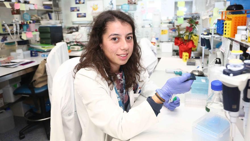 María Gloria Alfonsín, esta semana, en las instalaciones del Instituto de Investigación Biomédica de A Coruña (Inibic).  | // IAGO LÓPEZ