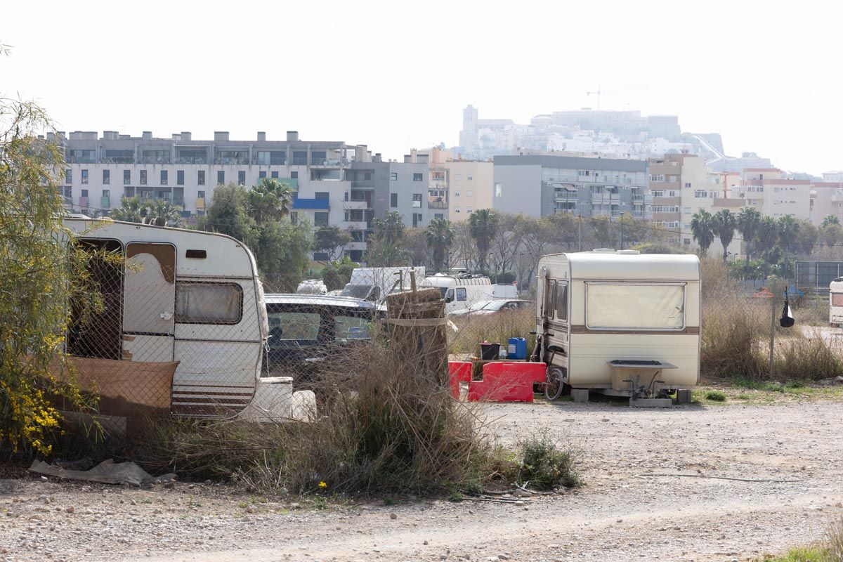 Las imágenes de los asentamientos de caravanas en Ibiza