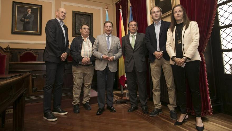 Recepción del alcalde de Oviedo a los representantes de Madrid, Baskonia, Obras Sanitarias y Liberbank