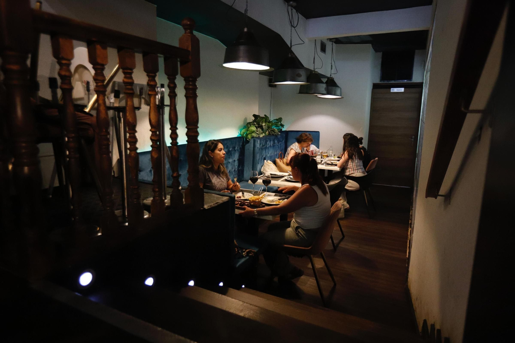 En imagenes | Carnívoro, el restaurante con los mejores huevos rotos de Zaragoza: “Nos hace especiales, más que la carne”