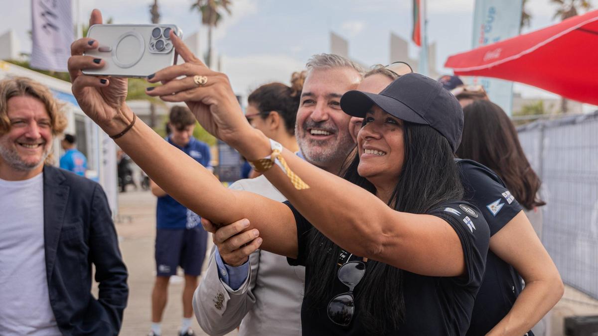 Jaume Collboni visita la base de la Unicredit Youth Americas Cup y de la Puig Womens Americas Cup