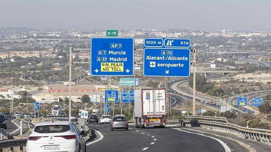 Transportes hace efectivo el despido de los 30 trabajadores de la antigua circunvalación de pago de Alicante